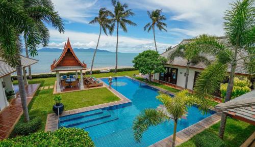 Six-Bedroom Beachfront Villa