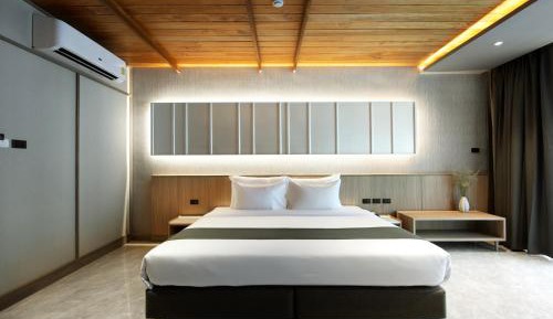 Deluxe Double or Twin Room with Pool View