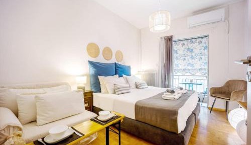 One-Bedroom Apartment with Balcony