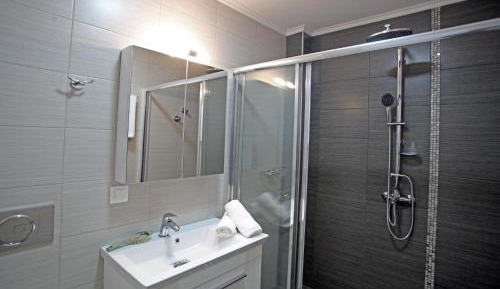 Superior One-Bedroom Apartment
