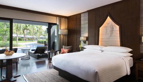 Premium Pool Access, Guest room, 1 King 
