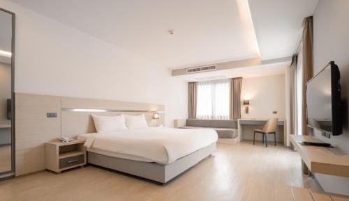 Deluxe King Room