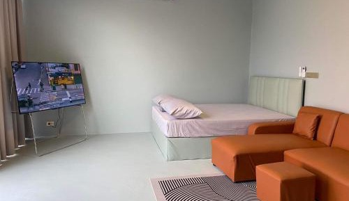 Deluxe Studio