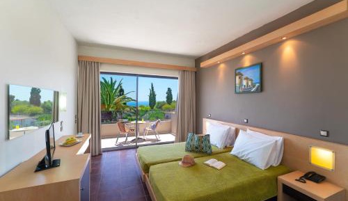 Double or Twin Room with Sea View