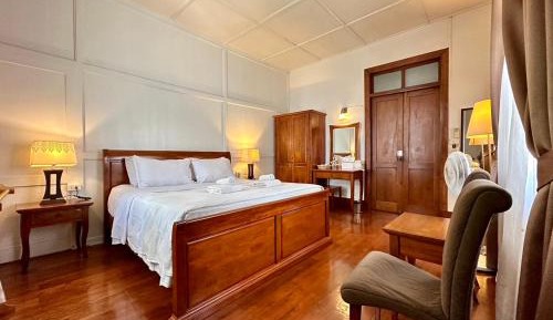 Deluxe Double Room with Balcony and Pool View