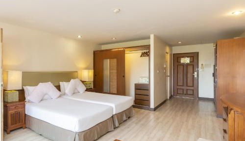 Deluxe Twin Room with Pool View - Pets Friendly