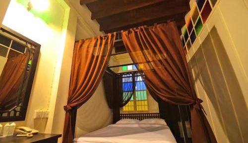 Standard Queen Room
