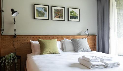 King Room with Balcony 1