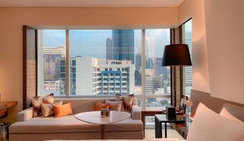 Deluxe Guest room, 1 King, Corner room                   
