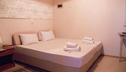 Studio (2 Adults)