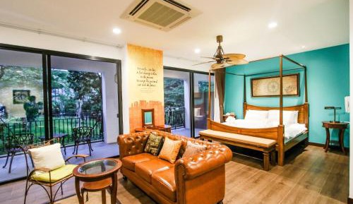 Raintree Suite with Mountain View