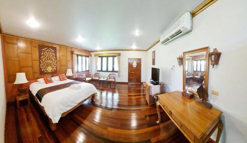 Triple Room with Private Bathroom
