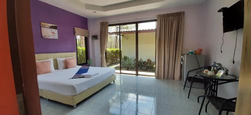 King Room with Garden View