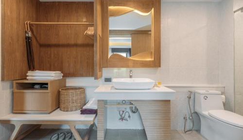 One Bedroom Suite with Jacuzzi