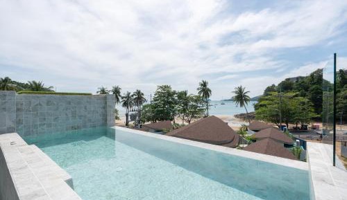 Suite with private jacuzzi pool