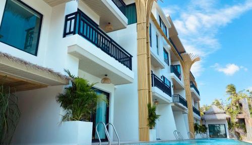 Deluxe Room With Pool Access