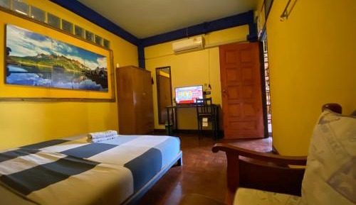 Standard Double Room with Shared Bathroom