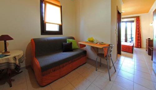 Studio (3 Adults)