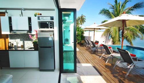 2 Bedrooms Beach Front Family Villa