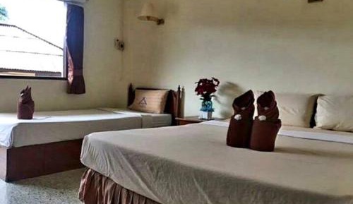 Deluxe Family Room