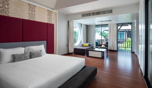 Deluxe Twin Room with Pool View