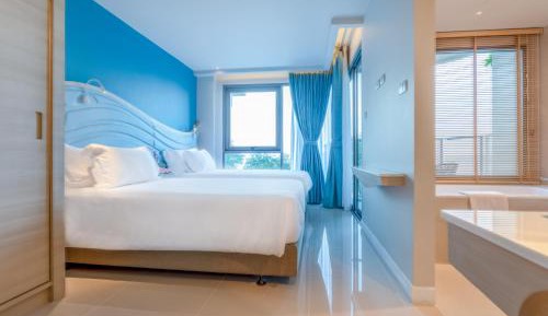 Deluxe Ocean View Twin