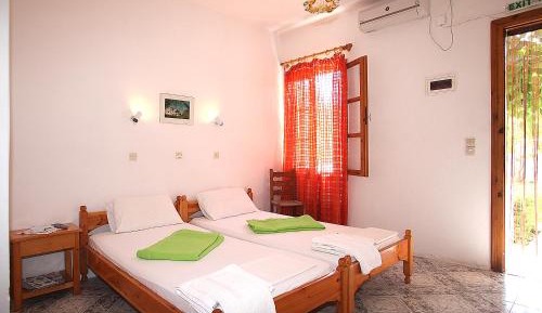 Studio (2 Adults)