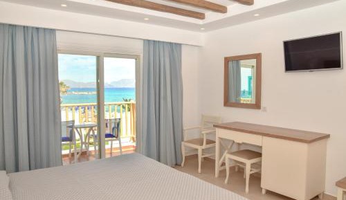 Double or Twin Room with Sea View