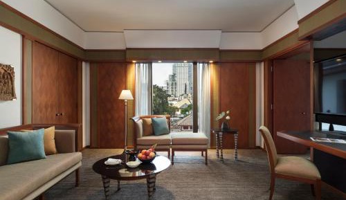 Deluxe Suite with Club Benefit