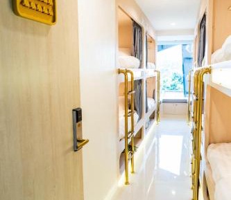 Bed in 10-Bed Mixed Dormitory Room