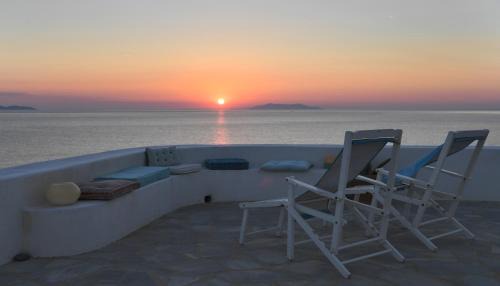 One-Bedroom Apartment with Sea View