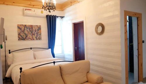 Suite with Lake View