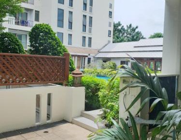 Deluxe Pool Access - 1 Bedroom
