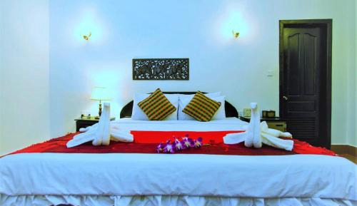 Deluxe Double Room with Balcony Garden View