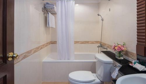 Two-Bedroom Suite (Family Room)