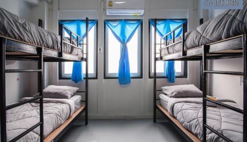 Bunk Bed in Male Dormitory Room 