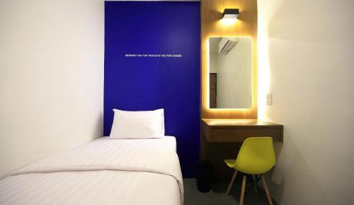 Single Room with Shared Bathroom