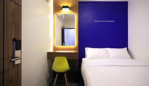 Queen Room with Shared Bathroom