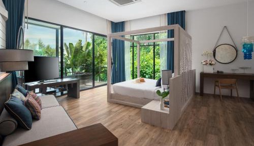 Junior Suite Pool View