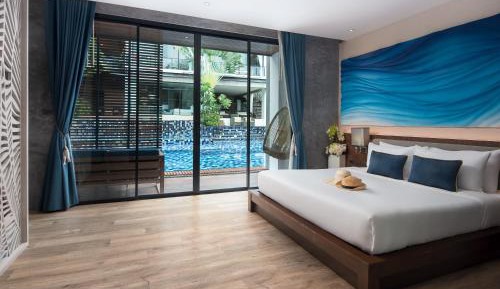 Junior Suite Pool Access