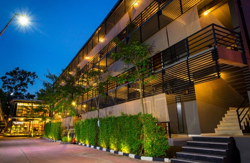 Khlong Kluea Hotel | Botanic Service Room @ Impact Muangthongthani