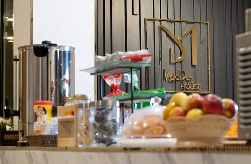Chana Songkhram Hotel | Malades House