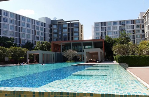 Chiang Mai Hotel | D Condo Sign by Nattapong