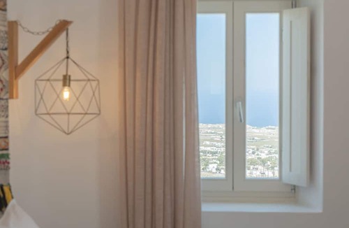 Pyrgos Apartment | Deluxe Suite Sea View Hot Tub - White Co