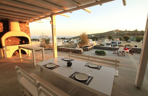 Emporio House | Shades of White Villas