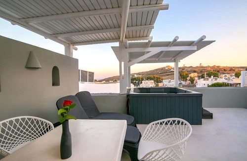 Emporio House | Shades of White Villas