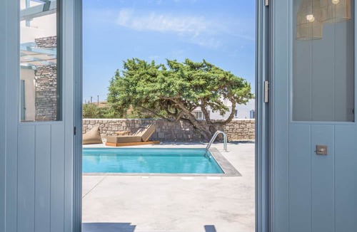 Milos House | Elements of Milos