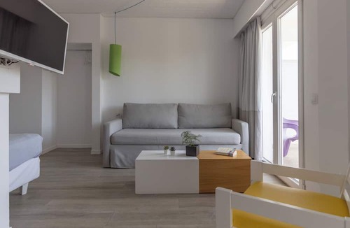 Nea Makri Hotel | Marathon Beach Resort