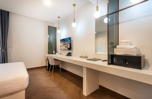 Ban Pong Hotel | Nine River Hotel