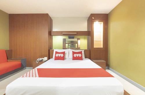 Chonburi Hotel | OYO 75382 Chonburi Hotel